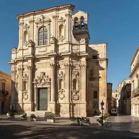 Black And White House Lecce
